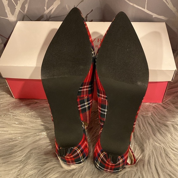 BNWT ISAAC MIZRAHI Viral Red Green Plaid Flat Shoes Women's Size 8 - Picture 6 of 8